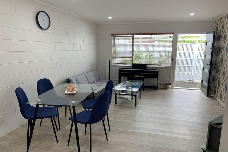 Photo of property in 2/112 Portage Road, New Lynn, Auckland, 0600