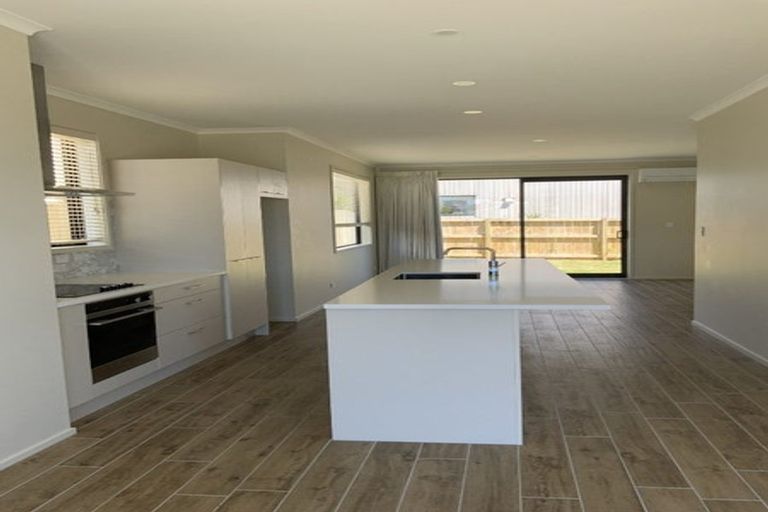 Photo of property in 41 Nellie Drive, Kumeu, 0810