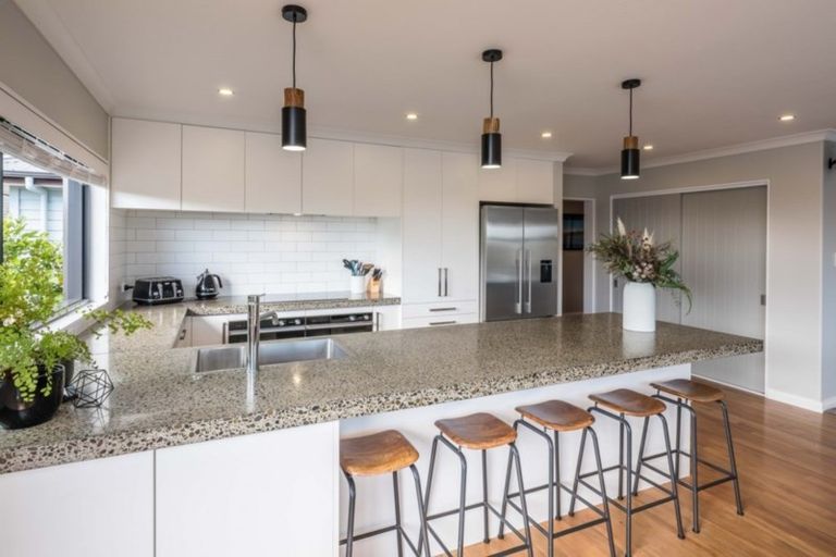 Photo of property in 17b Huia Street, Waikanae, 5036