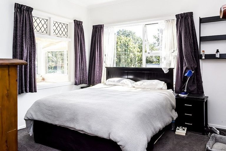 Photo of property in 13 Bracken Street, New Plymouth, 4310