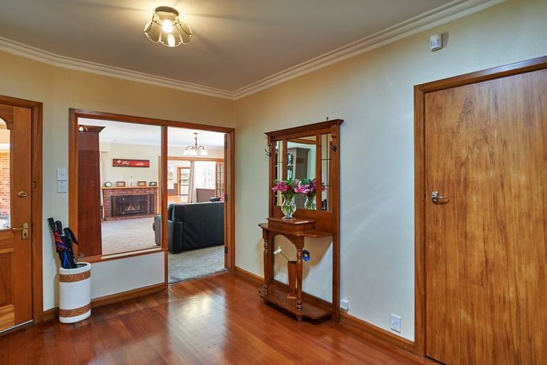 Photo of property in 39 Saint Albans Avenue, Hokowhitu, Palmerston North, 4410