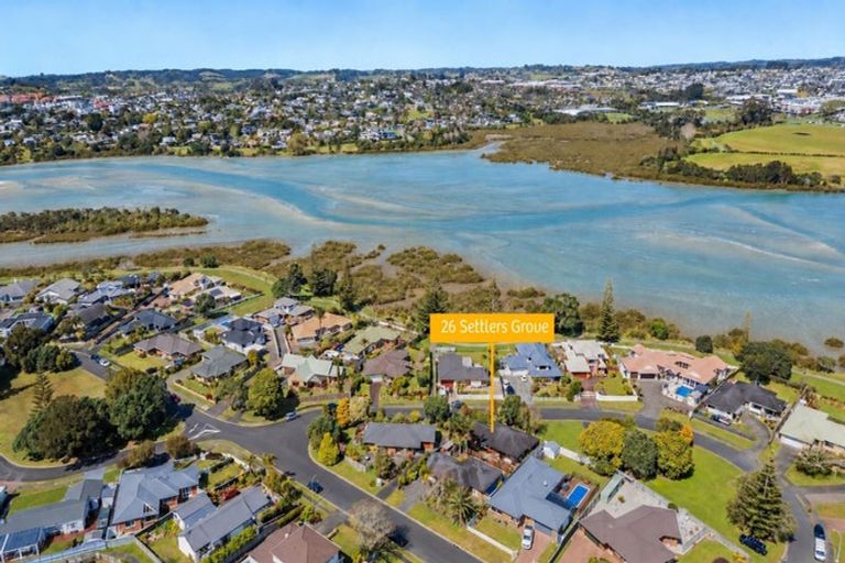 Photo of property in 26 Settlers Grove, Orewa, 0931