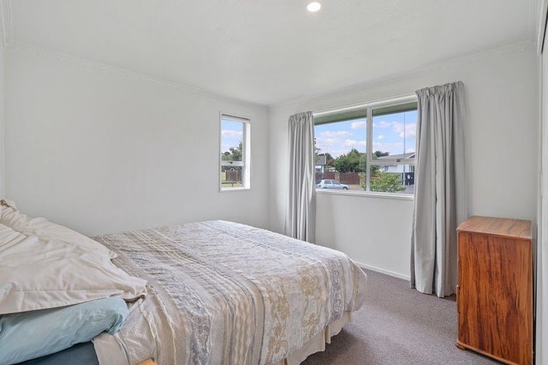 Photo of property in 46 Oakley Crescent, Hornby, Christchurch, 8042