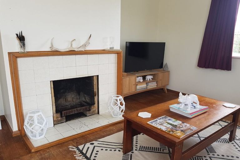 Photo of property in 105 Cook Street, Marfell, New Plymouth, 4310