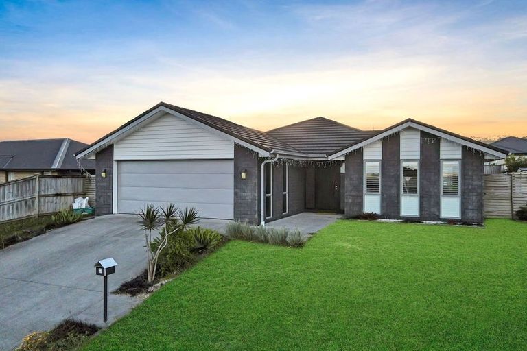 Photo of property in 8 Millbrae Place, Pokeno, 2402