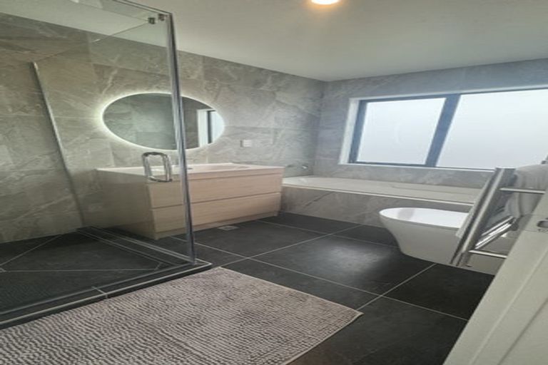 Photo of property in 10 Monstedt Terrace, Windsor Park, Auckland, 0632