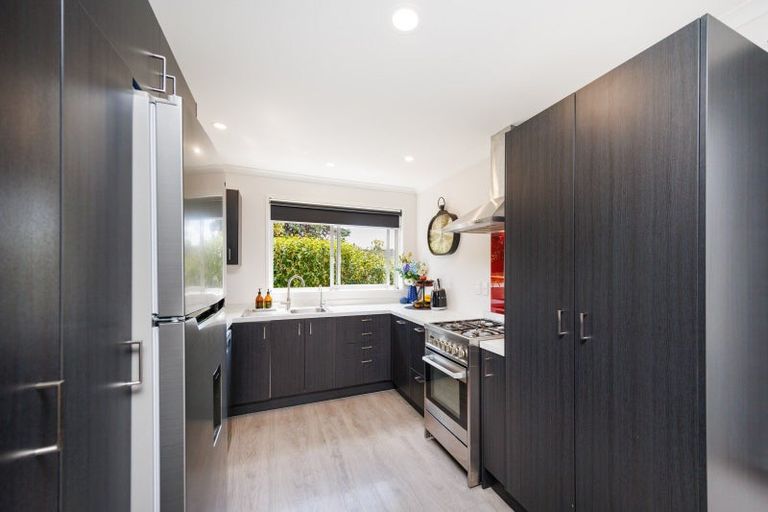 Photo of property in 2 Capri Place, Awapuni, Palmerston North, 4412