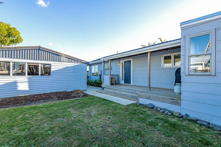 Photo of property in 12 Walker Crescent, Bulls, 4818