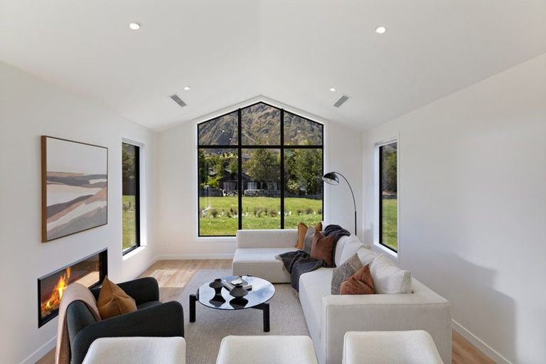 Photo of property in 13 Taurus Lane, Jacks Point, 9371