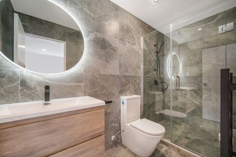 Photo of property in 62a Glenmore Road, Sunnyhills, Auckland, 2010