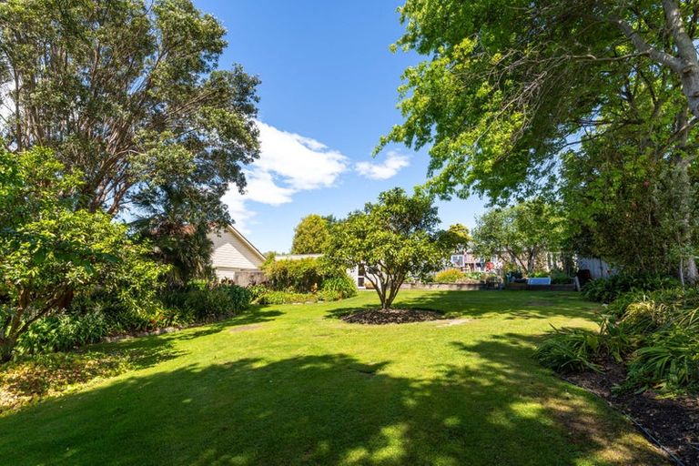 Photo of property in 18 Cliff Road, Tasman, Upper Moutere, 7173