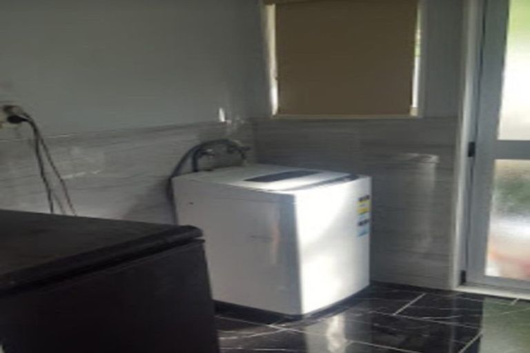 Photo of property in 57c Kamara Road, Glen Eden, Auckland, 0602