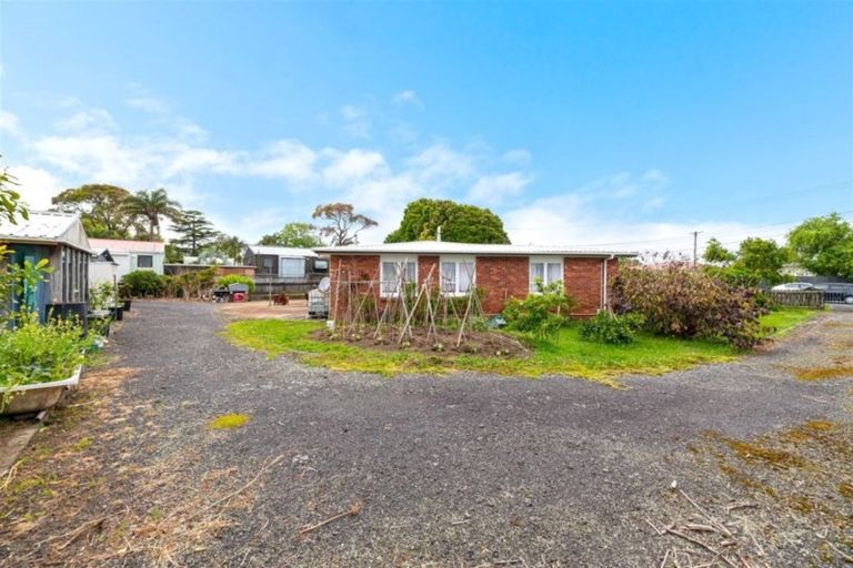 Photo of property in 9 Pomaria Road, Henderson, Auckland, 0610