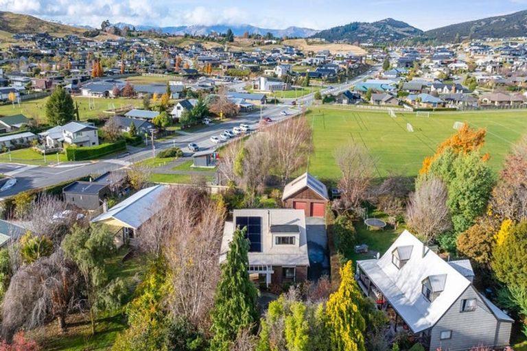 Photo of property in 113 Totara Terrace, Wanaka, 9305