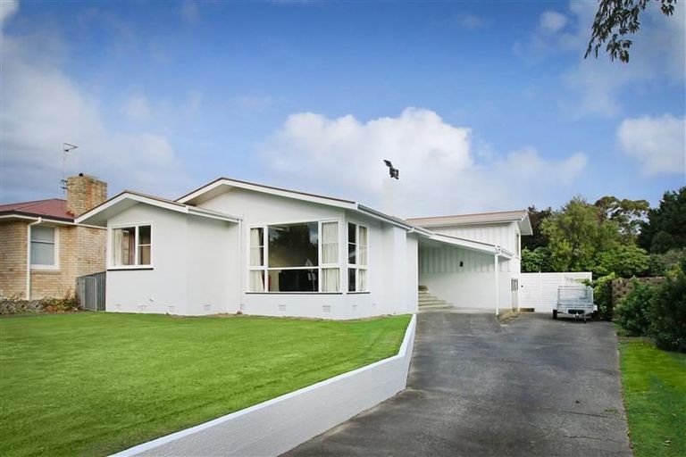 Photo of property in 15 Centennial Drive, Hokowhitu, Palmerston North, 4410