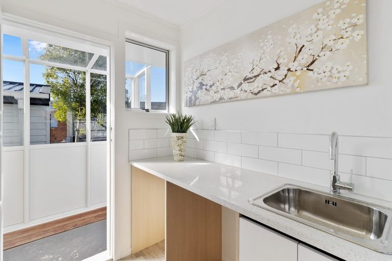 Photo of property in 23 Kowhai Street, Hamilton Lake, Hamilton, 3204