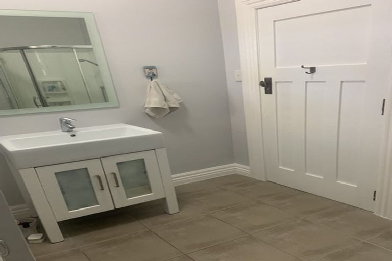 Photo of property in 4/140 Calliope Road, Stanley Point, Auckland, 0624