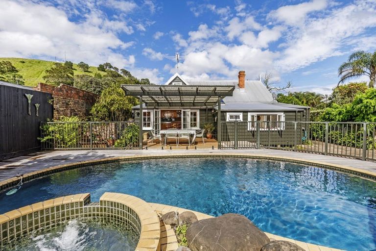 Photo of property in 64 Church Street, Devonport, Auckland, 0624