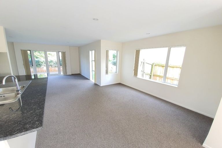Photo of property in 11 Puweto Avenue, Takanini, 2112