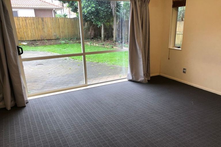 Photo of property in 26 Craigavon Drive, East Tamaki, Auckland, 2013
