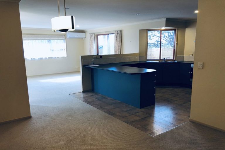 Photo of property in 17a Lesa Annis Place, Henderson, Auckland, 0612