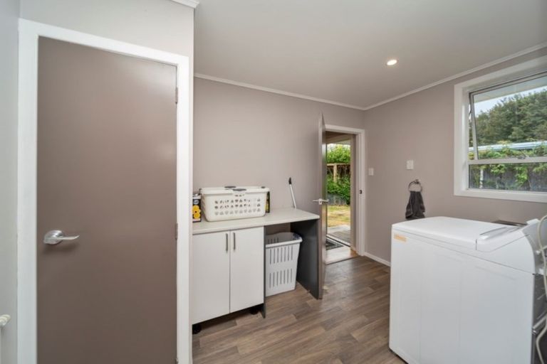 Photo of property in 21 Beaconsfield Road, Midhirst, Stratford, 4394