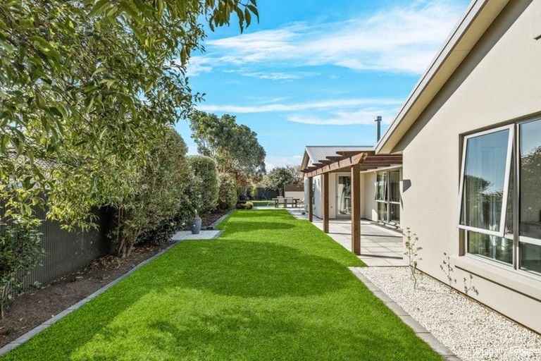 Photo of property in 20 Evergreen Place, Parklands, Christchurch, 8083