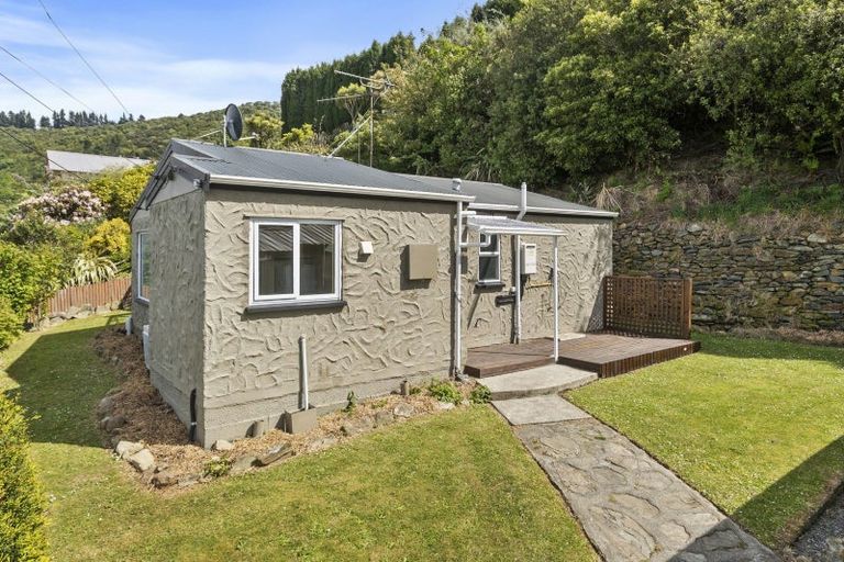 Photo of property in 173 Ravensbourne Road, Ravensbourne, Dunedin, 9022