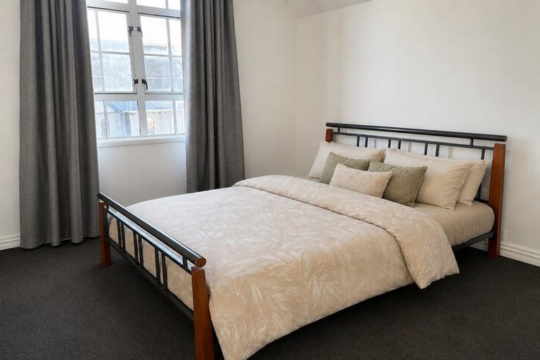 Photo of property in 11 Murphy Street, Thorndon, Wellington, 6011