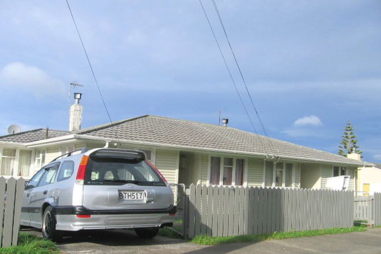 Photo of property in 48 Franklyn Road, Tawa, Wellington, 5028