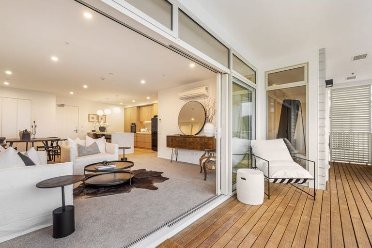 Photo of property in 129 Hibiscus Drive, Orewa, 0931