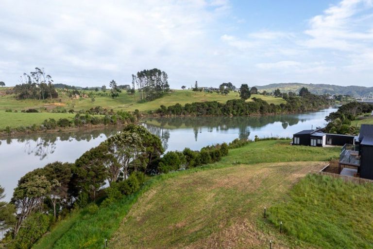 Photo of property in 70 Omahina Street, Raglan, 3225