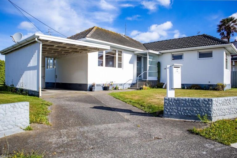 Photo of property in 54 Camberwell Road, Hawera, 4610