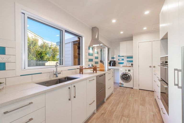 Photo of property in 1 Tamatea Drive, Snells Beach, 0920