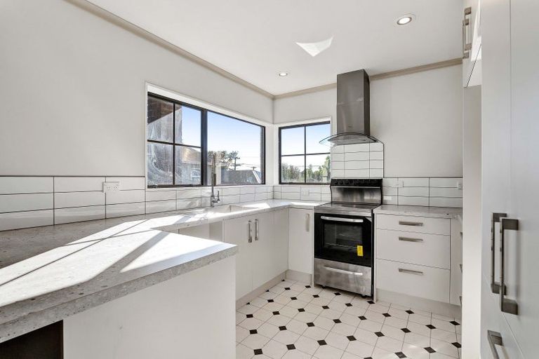 Photo of property in 90a Govett Avenue, Frankleigh Park, New Plymouth, 4310