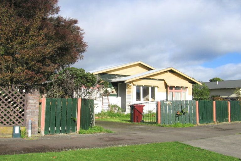 Photo of property in 64 Stanley Avenue, Palmerston North, 4414