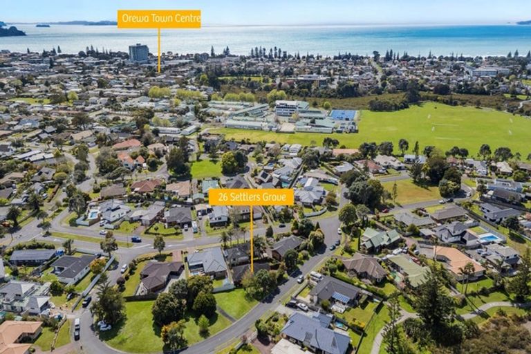 Photo of property in 26 Settlers Grove, Orewa, 0931