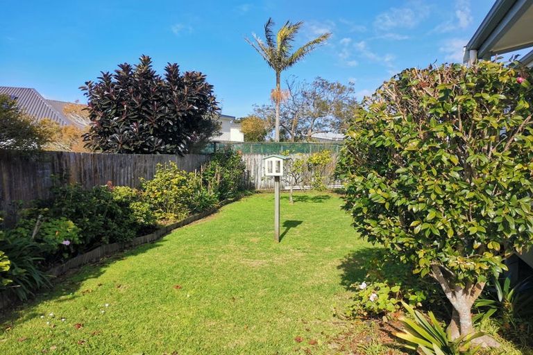 Photo of property in 11 Bermuda Place, One Tree Point, 0118