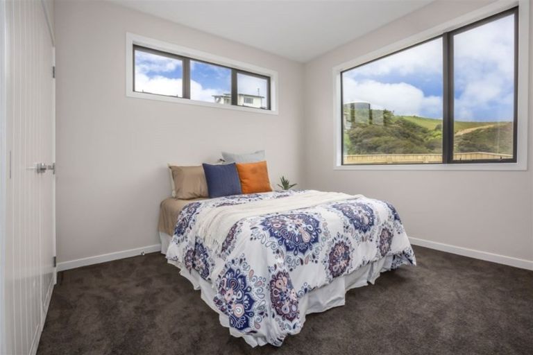 Photo of property in 19 Wangapeka Way, Aotea, Porirua, 5024