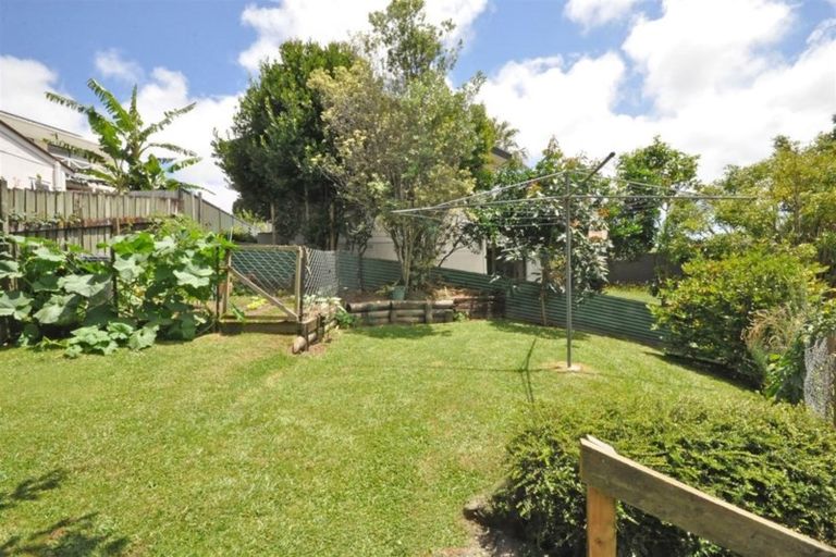 Photo of property in 33 Mellsop Avenue, Waiuku, 2123