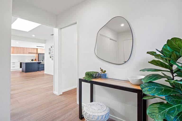 Photo of property in 18 Plough Street, Jacks Point, 9371