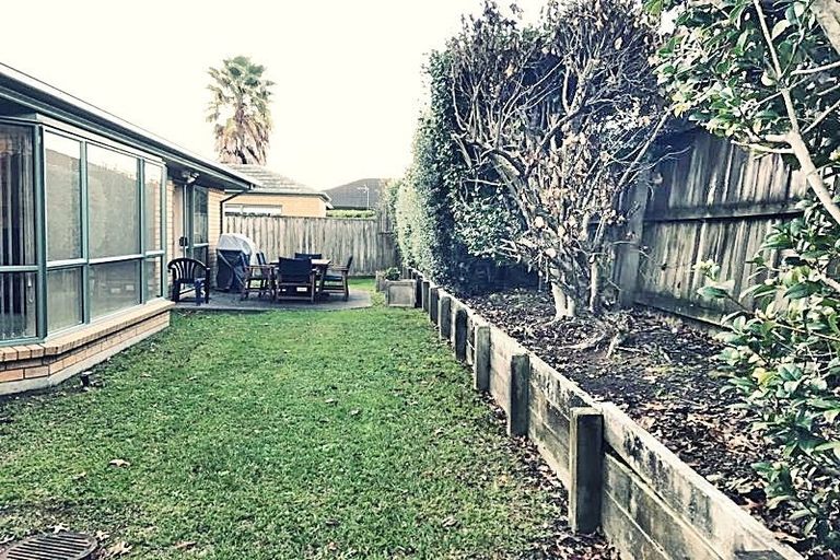 Photo of property in 6 Aaronville Way, East Tamaki, Auckland, 2016