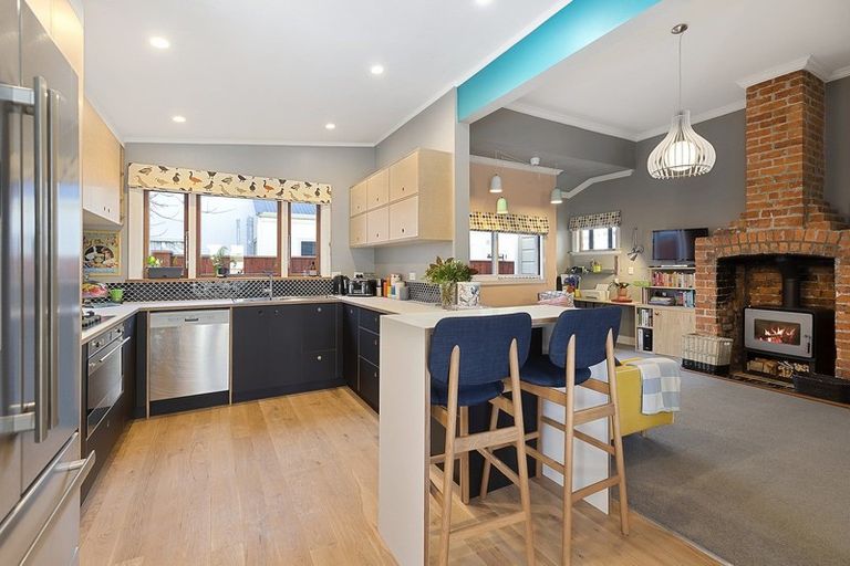 Photo of property in 42 Derwent Street, Island Bay, Wellington, 6023