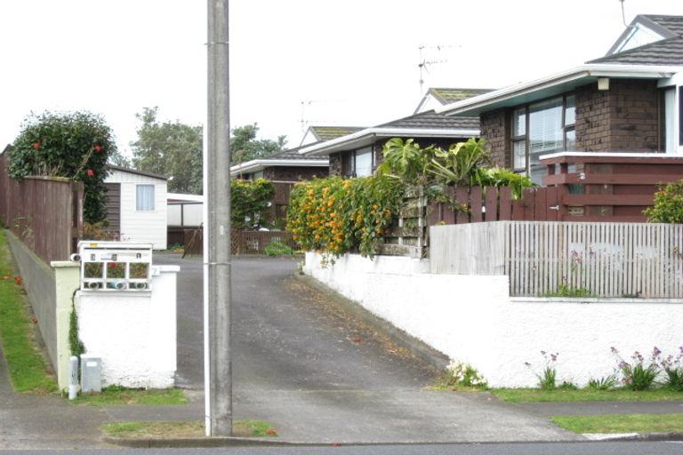 Photo of property in 1/7 Mahoe Street, Strandon, New Plymouth, 4312