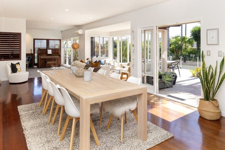 Photo of property in 14 Lynton Road, Bucklands Beach, Auckland, 2012