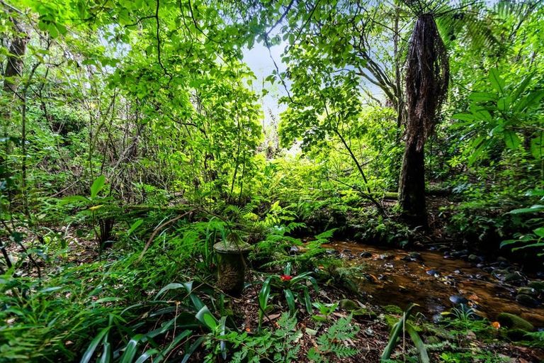 Photo of property in 1 High Road, Hawera, 4610