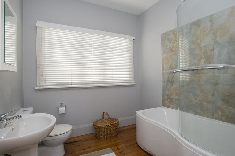 Photo of property in 12 Hinaki Street, Inner Kaiti, Gisborne, 4010