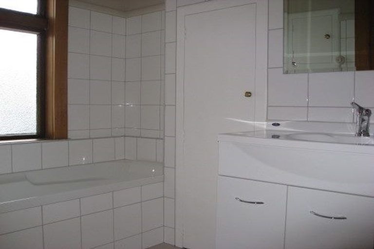 Photo of property in 6 Strathavon Road, Miramar, Wellington, 6022