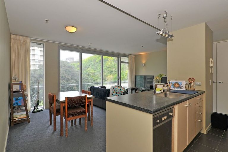 Photo of property in Montreaux Apartments, 3e/164 The Terrace, Wellington Central, Wellington, 6011