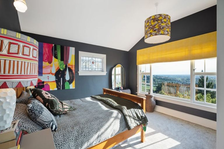 Photo of property in 83 Hackthorne Road, Cashmere, Christchurch, 8022